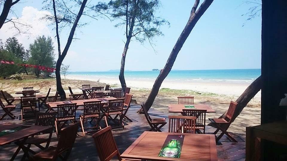 Cherloft@Samsuria Beach Residences Kampung Sungai Ular Eksteriør billede